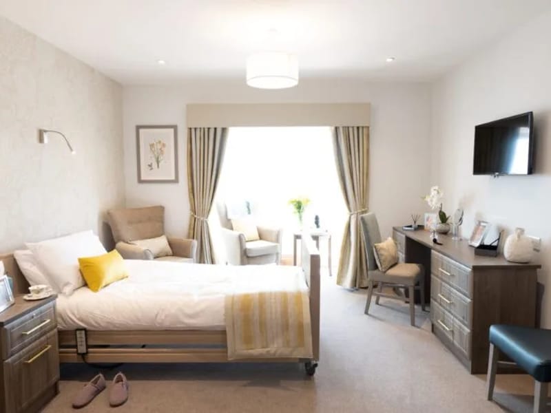 Alexander House Care Home - Nursing Home in Exeter, England photo 3