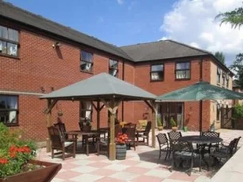 Holmwood Nursing Home in Sheffield, England photo 2