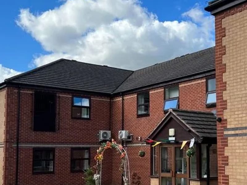 Holmwood Nursing Home in Sheffield, England photo 1
