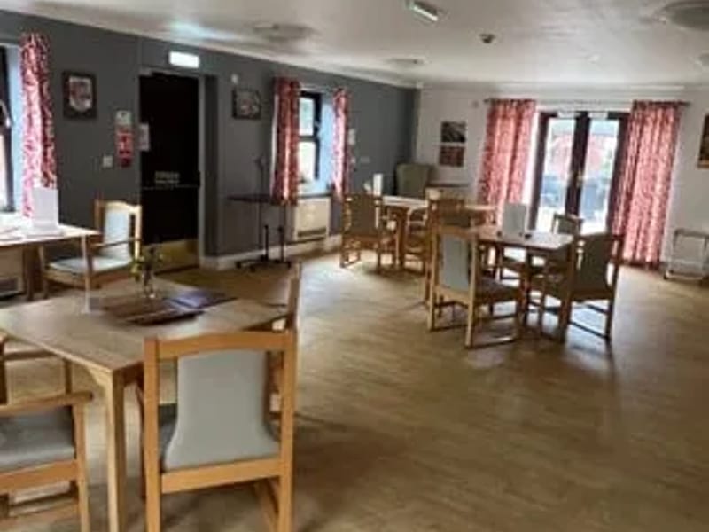 Holmwood Nursing Home in Sheffield, England photo 3