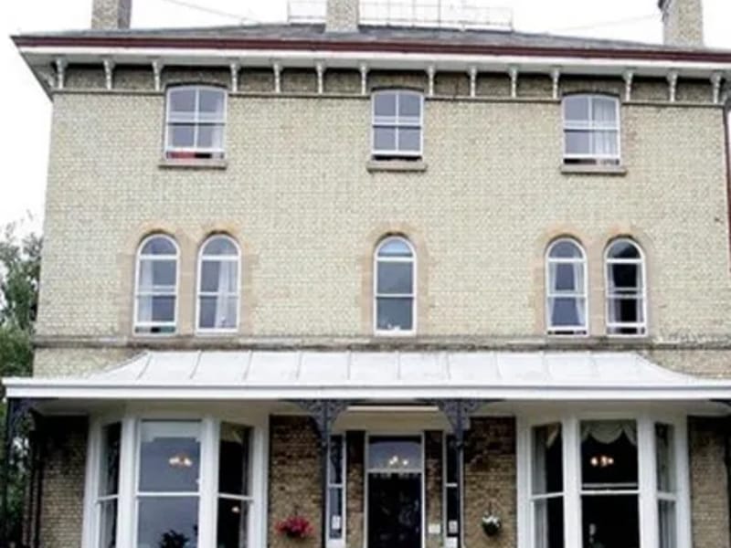 Linden Manor - Assisted Living in Wellingborough, England photo 2