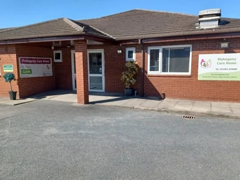 Mahogany Care Home - Nursing Home in Wigan, England photo 3