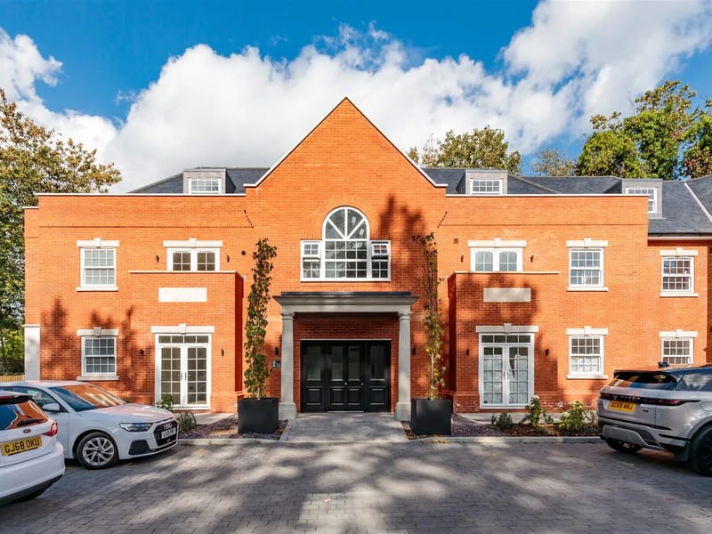 Phoenix House - Assisted Living in Crawley, England photo 2