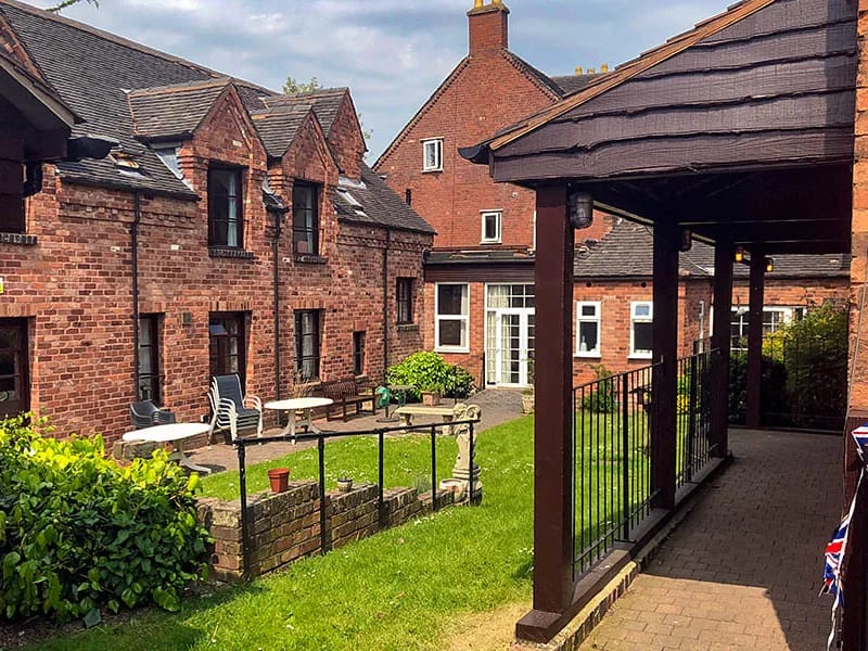 Radfield Home Care Watford & Borehamwood - In-Home Care in Watford, England photo 2