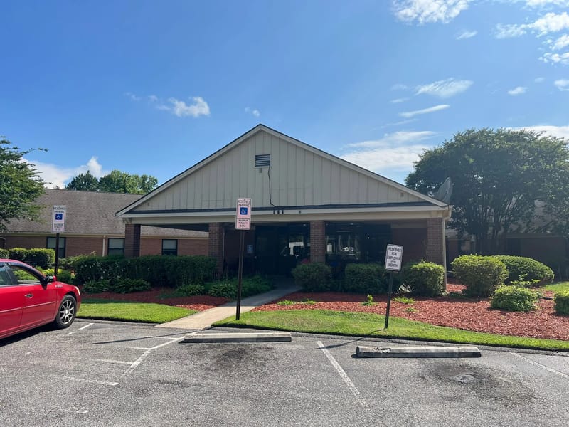 Laurel Park Rehabilitation and Healthcare Center - Nursing Home in Elizabeth City, NC photo 2