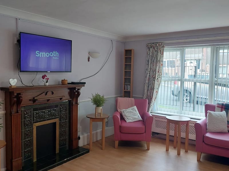 Hilltop Court Nursing Home - Nursing Home in Stockport, England photo 3
