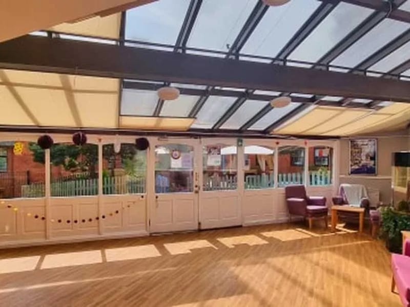 Hilltop Court Nursing Home - Nursing Home in Stockport, England photo 2
