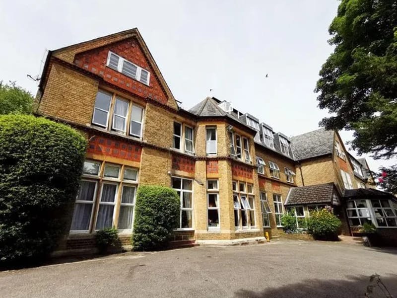 Hill House Care Home - Nursing Home in Kenley, England photo 2