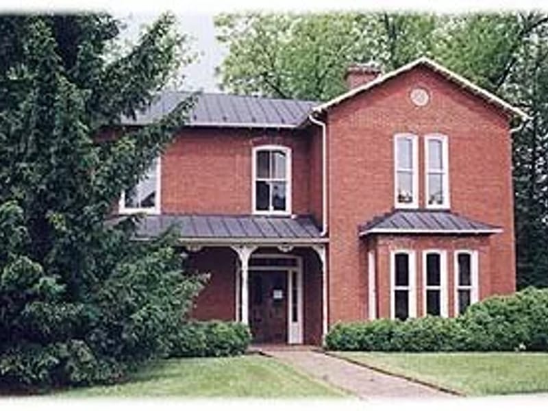 Lotus House in Bedford, England photo 3