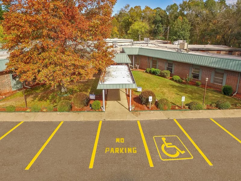 The Blossoms at the Village Rehab & Nursing Center - Nursing Home in Hot Springs, AR photo 2