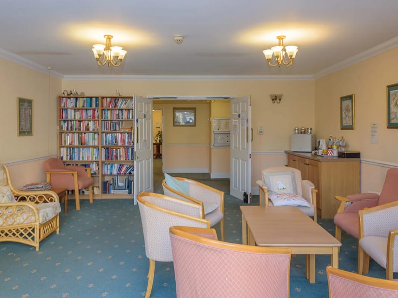 Clarence House - Assisted Living in Dewsbury, England photo 3