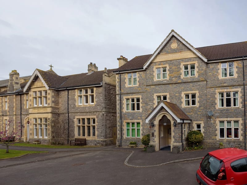 Clarence House - Assisted Living in Dewsbury, England photo 2