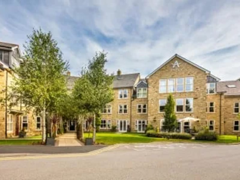 Avalon Clarence Gardens - Assisted Living in Wakefield, England photo 1