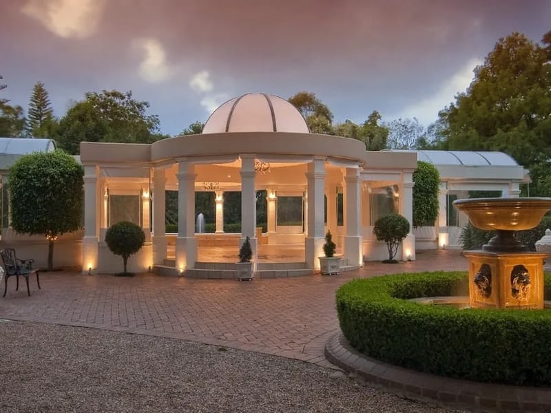 Avalon Clarence Gardens - Assisted Living in Wakefield, England photo 2