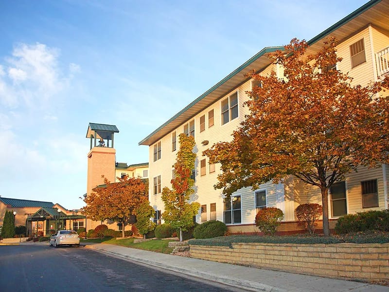Auburn Courts - Assisted Living in Chaska, MN photo 2