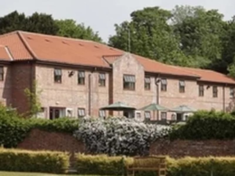 Wyndthorpe Hall & Gardens Care Home - Nursing Home in Doncaster, England photo 2