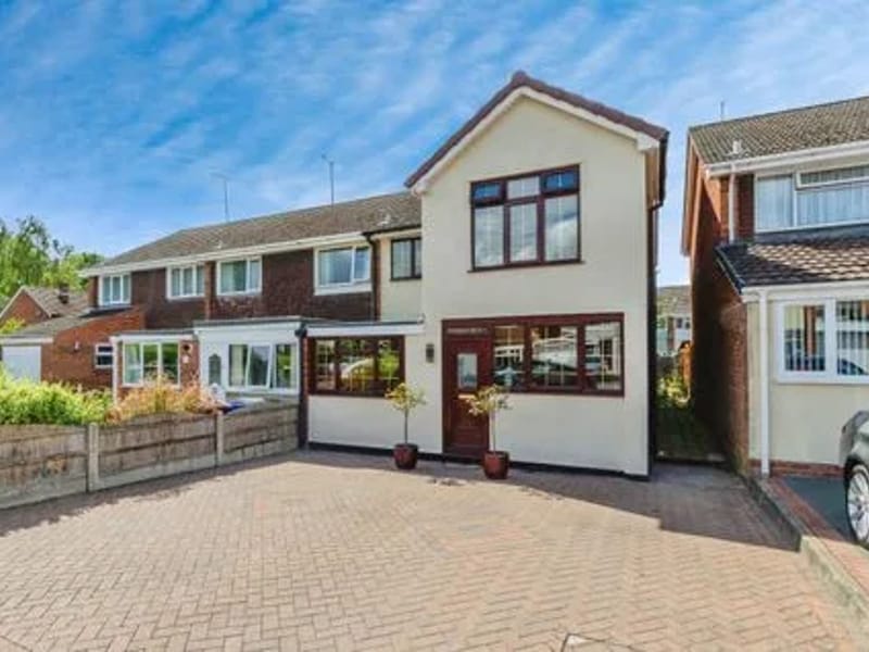 Mrs Valerie Bullman - 18 Leafdown Close in Cannock, England photo 1