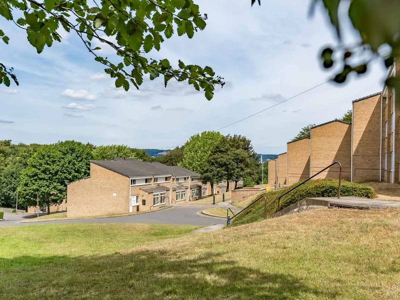 30 Ashenhurst Rise - Assisted Living in Huddersfield, England photo 2