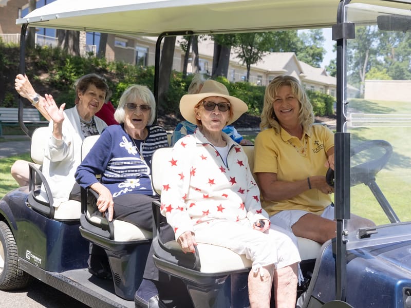 Clausen Manor - Assisted Living in Waterford, MI photo 2