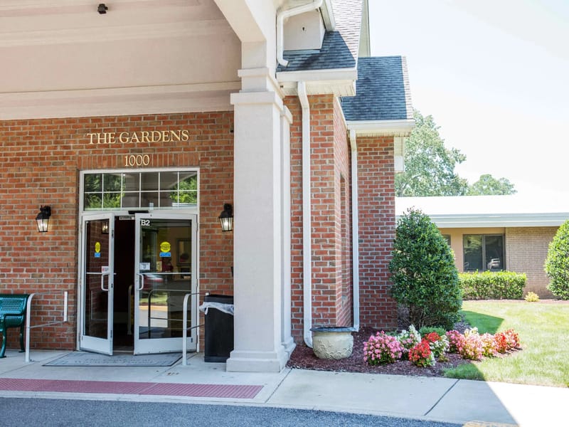 Riverside Lifelong H & R Warwick Forest - Nursing Home in Newport News, VA photo 3