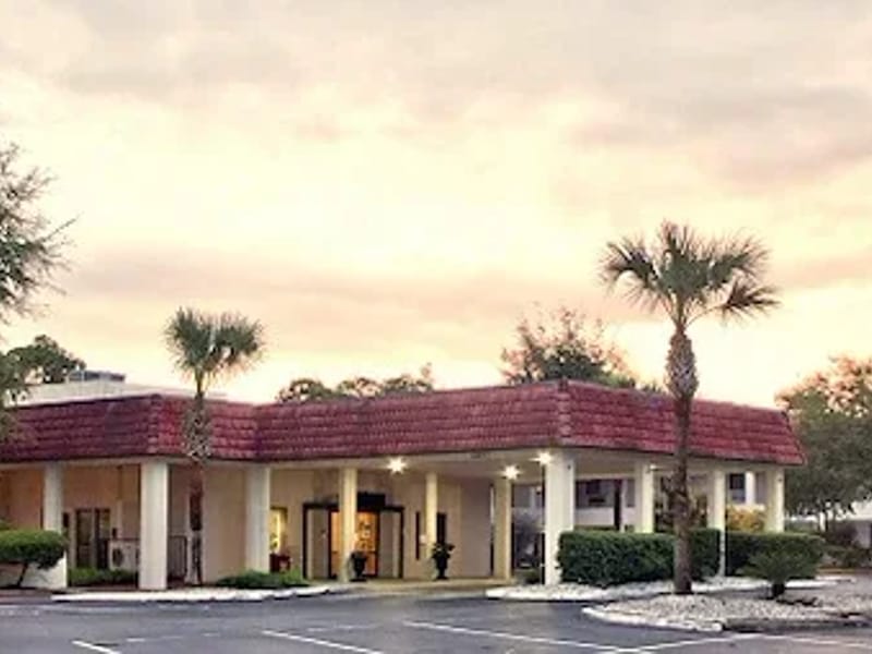 Beachside Center for Rehabilitation and Nursing — Nursing Home, New Smyrna Beach, FL · photo 1
