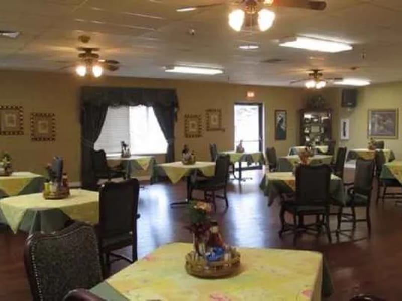 Macon Health Care Center — Nursing Home, Macon, MO · photo 1