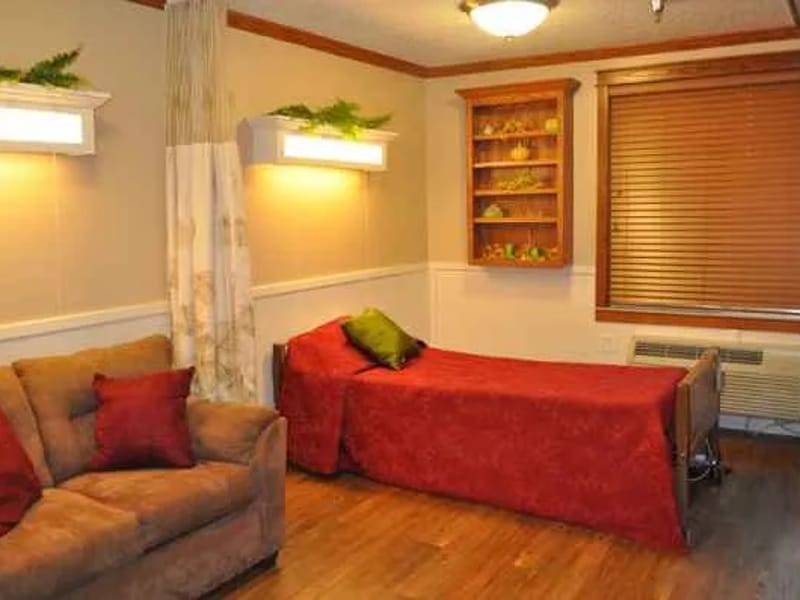 Macon Health Care Center — Nursing Home, Macon, MO · photo 2