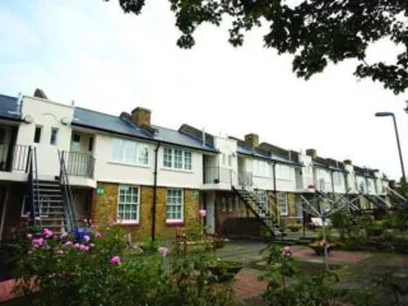 138 All Saints Road - Assisted Living in London, England photo 3
