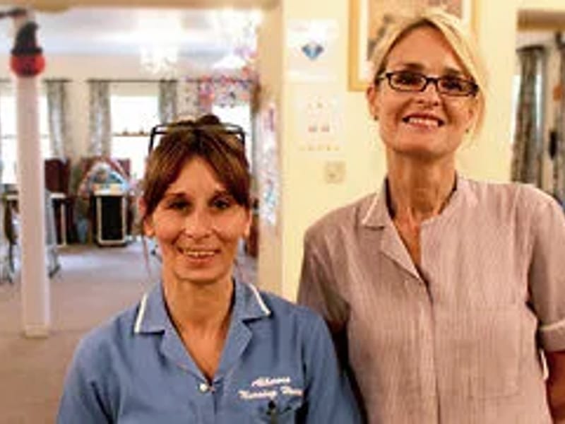 Meadowbanks Care Home - Nursing Home in Upminster, England photo 2