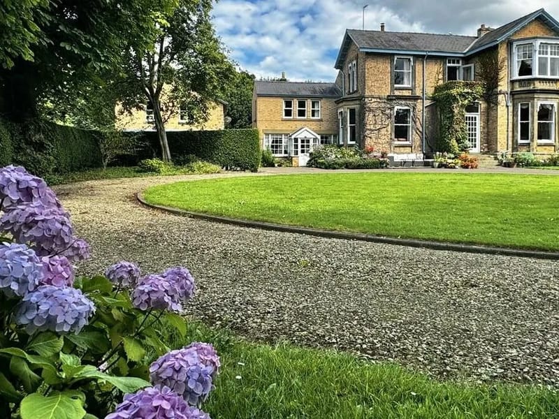 Stubblefields House - Assisted Living in Bridlington, England photo 3