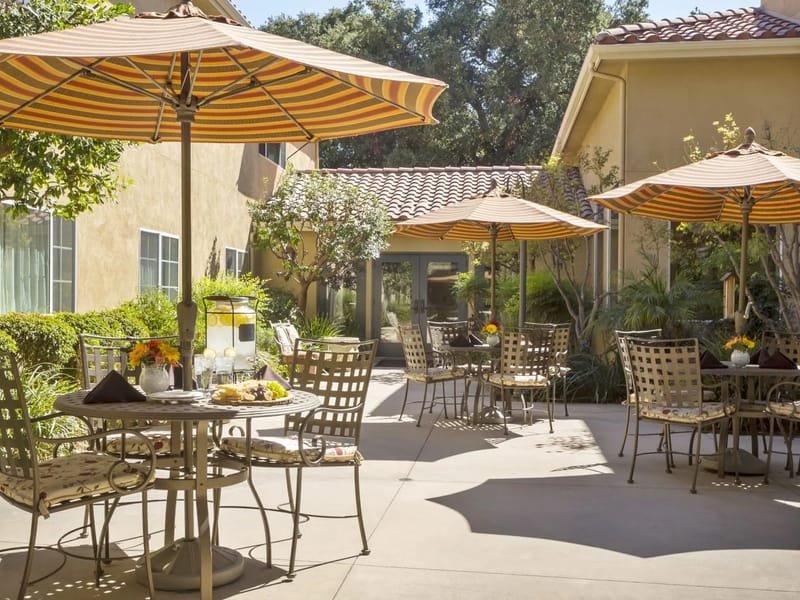 Atria Santa Clarita - Assisted Living in Santa Clarita, CA photo 2