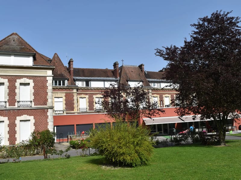Ehpad Castel St Joseph - EHPAD in HODENG AU BOSC, Normandie photo 1