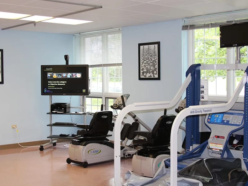 Chateau Nrsg & Rehab Center - Nursing Home in Willowbrook, IL photo 3