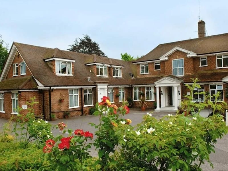 Puttenham Hill House Care Home - Nursing Home in Guildford, England photo 3