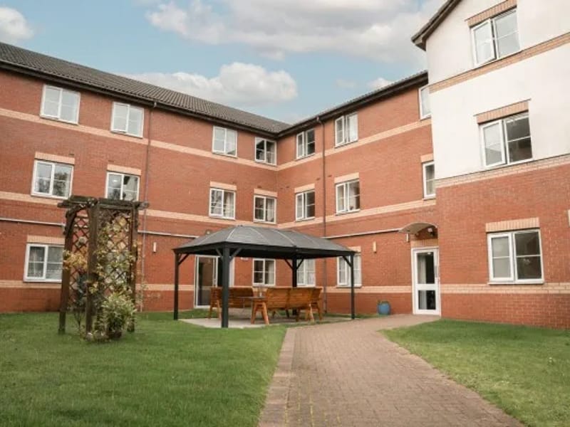 Hill Top Lodge - Nursing Home in West Bromwich, England photo 3