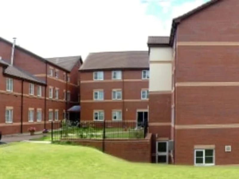 Hill Top Lodge - Nursing Home in West Bromwich, England photo 2