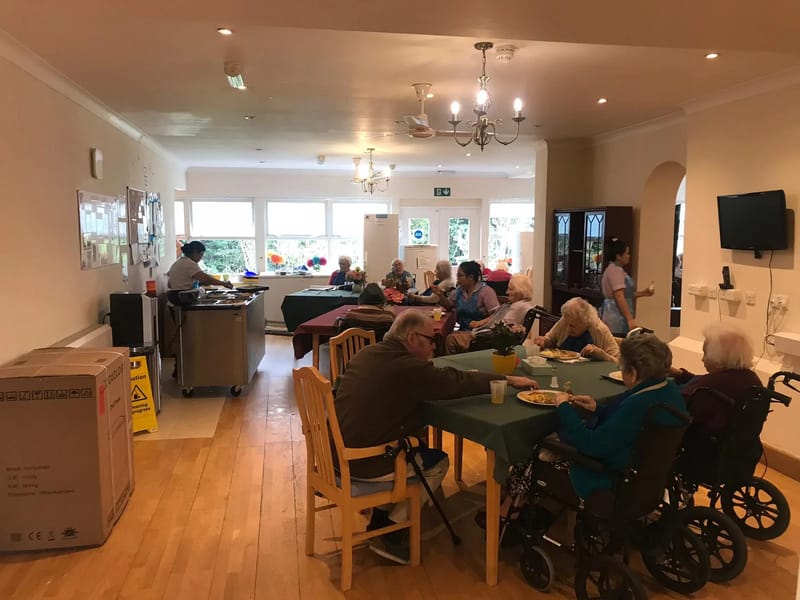 Bentley Lodge Care Home - Assisted Living in Farnham, England photo 2