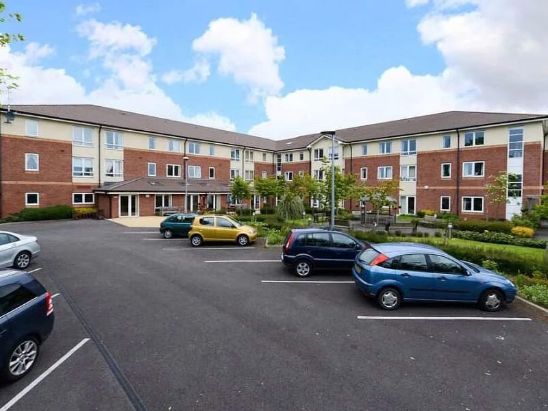 Housing 21 - Deighton Court in Walsall, England photo 3