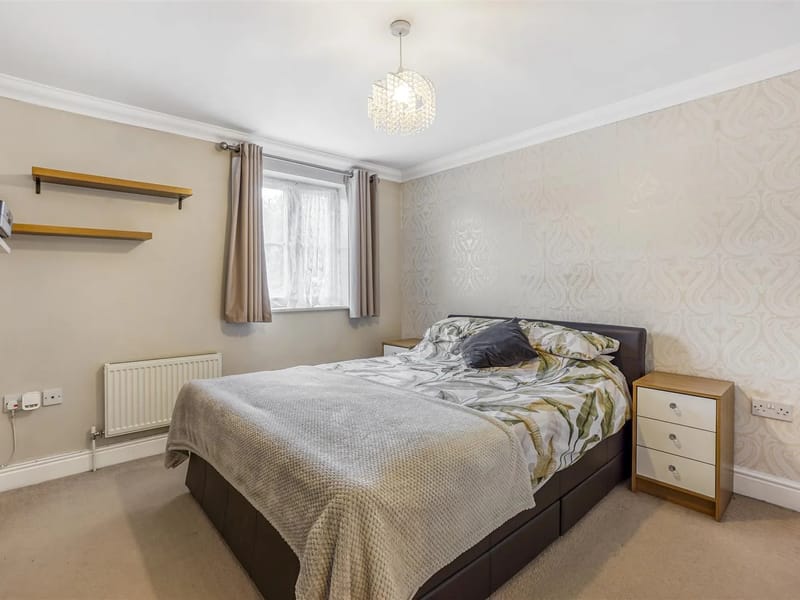 146 Lower Robin Hood Lane - Assisted Living in Chatham, England photo 3