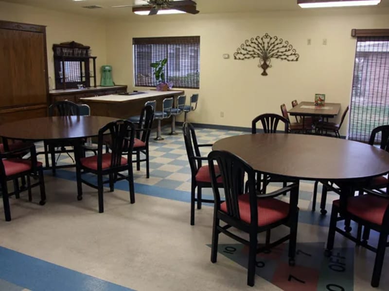 Carrington Of Shafter - Assisted Living in Shafter, CA photo 2