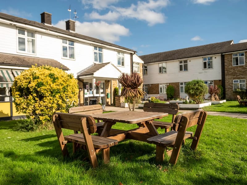 Hillside Nursing Home - Nursing Home in Romford, England photo 2