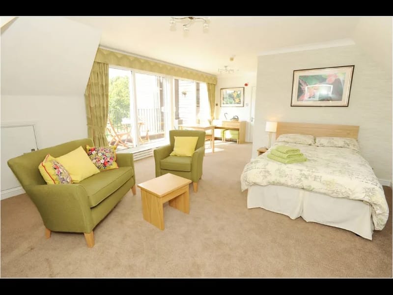Arbrook House Care Home - Nursing Home in Esher, England photo 2