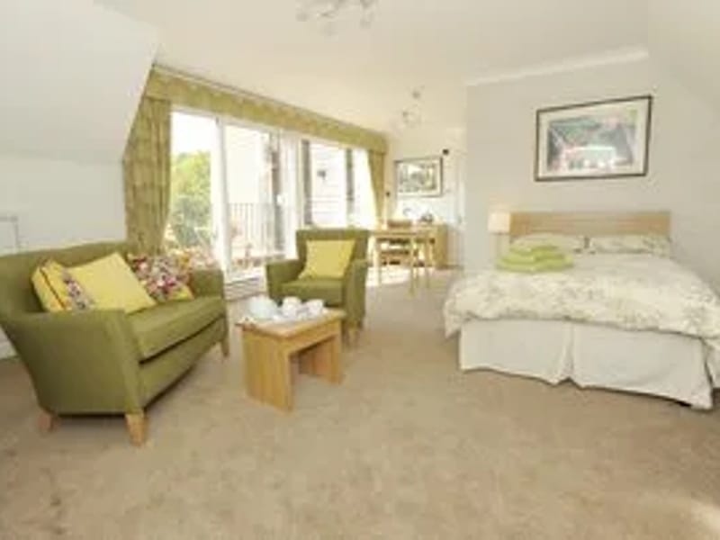 Arbrook House Care Home - Nursing Home in Esher, England photo 3