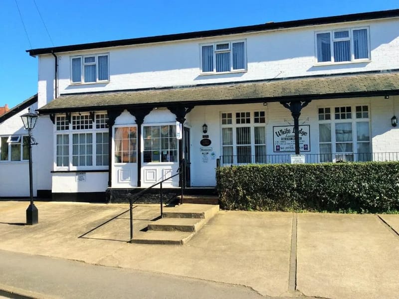 The White Lodge in Swindon, England photo 3