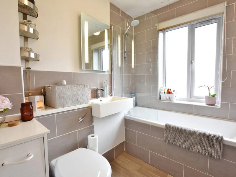 Barfields Court - Assisted Living in Lymington, England photo 2