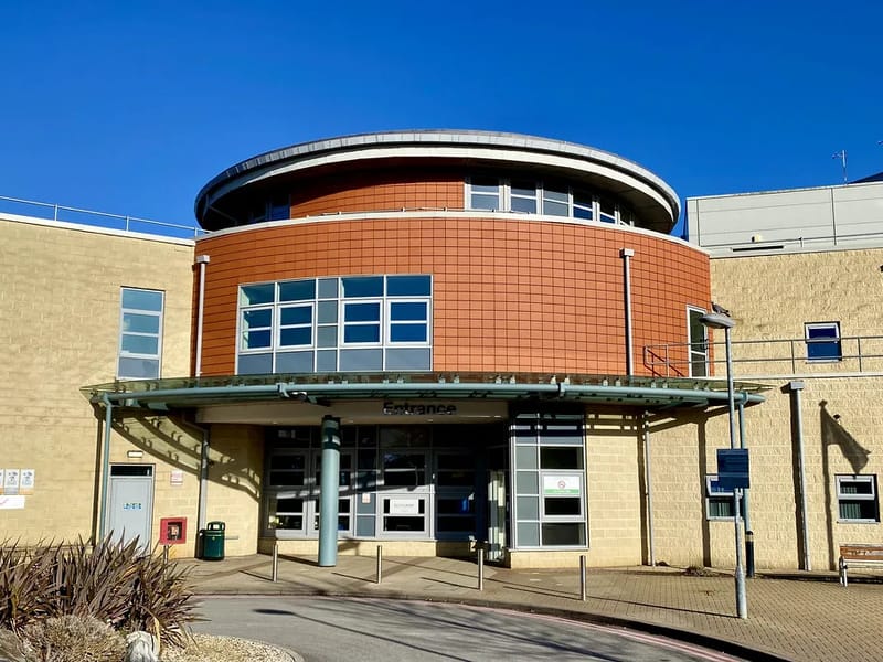 Stoke Mandeville Hospital in Aylesbury, England photo 1