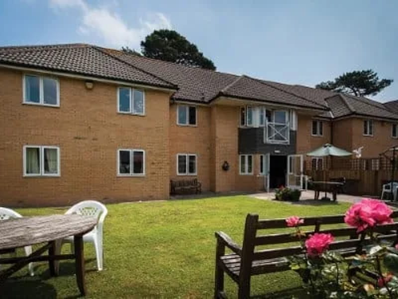 Lauriston - Assisted Living in St Leonards On Sea, England photo 4