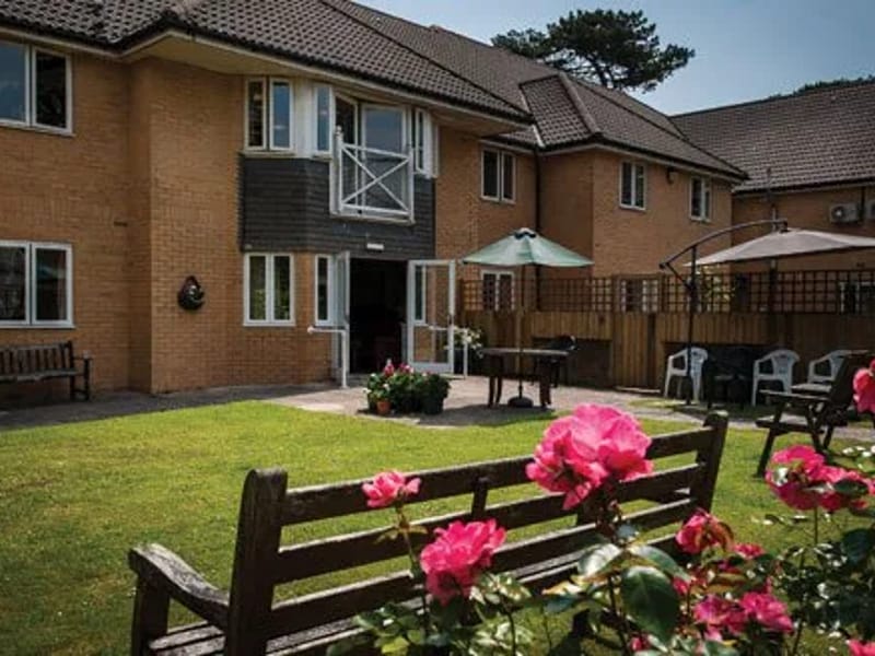 Lauriston - Assisted Living in St Leonards On Sea, England photo 3