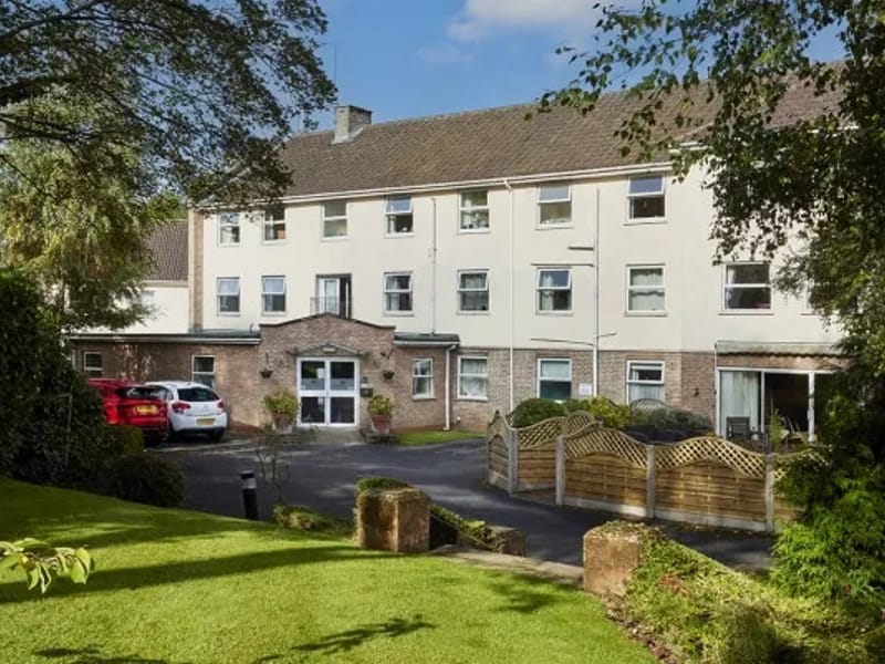 Holmwood Care Centre - Nursing Home in Kidderminster, England photo 2