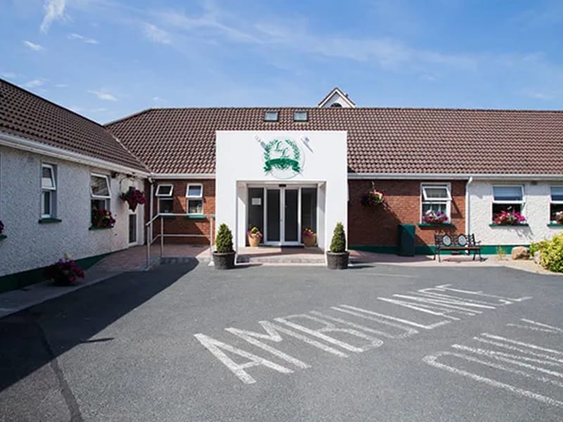 The Lodge Nursing Home - Nursing Home in Burntwood, England photo 2